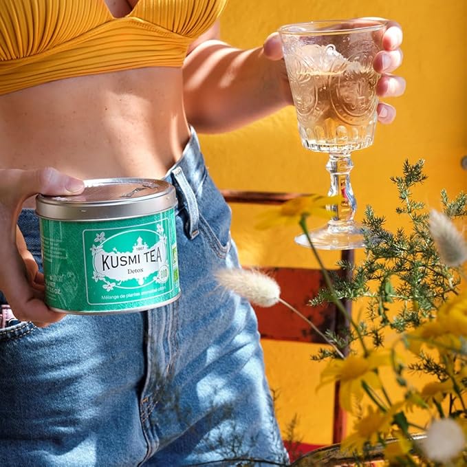 Kusmi Tea - Detox - Organic Blend of Green Tea, Mate & Lemon - Lemongrass, Rose Hip and Lemon Flavours - Enjoy Hot or Iced - Loose Leaf Tea - Tin Box of 3.5 oz - Quantity for about 50 cups