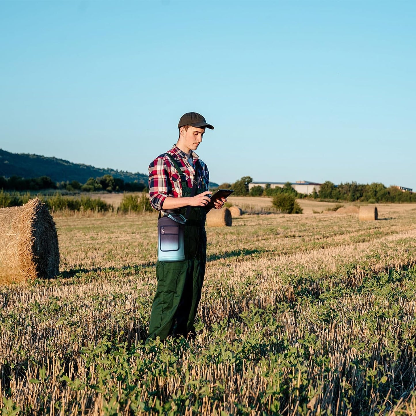 1 Gallon Water Bottle Insulated | Thickened Stainless Steel Vacuum Metal Water Jug | Portable Sports Large for Gym and Hiking with Straw, Carrier Bag, Handle Strap | BPA-Free 128 oz